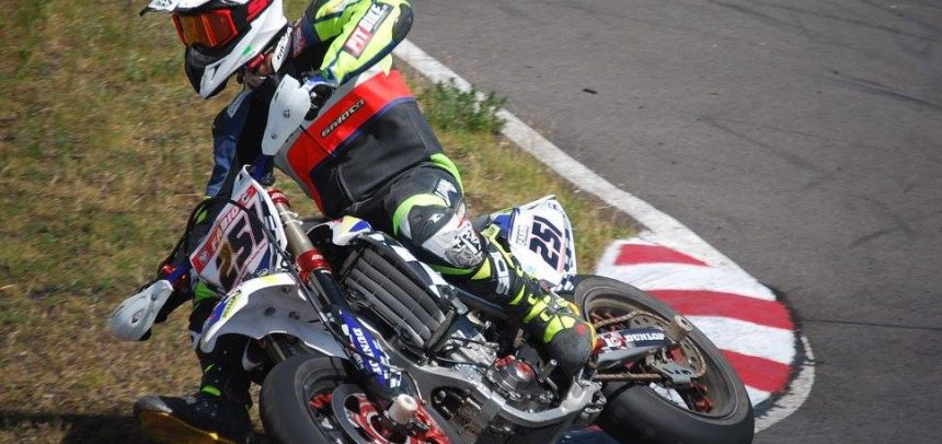 6 zawodników Wyczóła na Supermoto w Toruniu