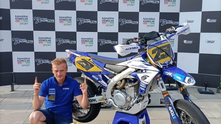 Podium Michała Pawlika w III rundzie MP Supermoto w Słomczynie