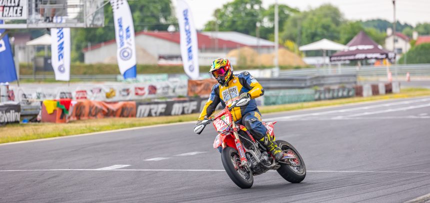 Supermoto w Słomczynie