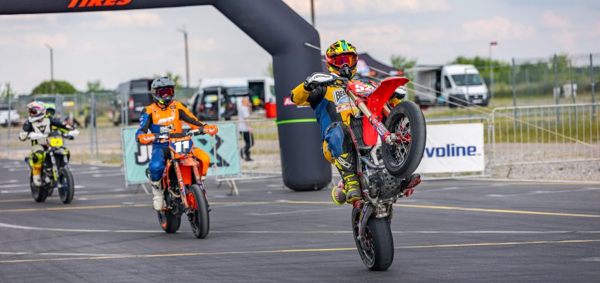 Supermoto w Słomczynie