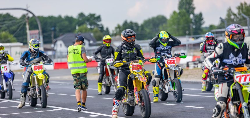 Supermoto w Słomczynie