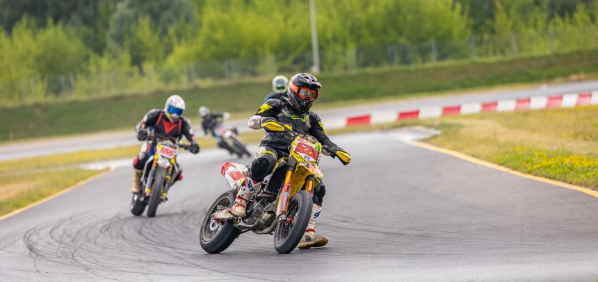 Supermoto w Słomczynie